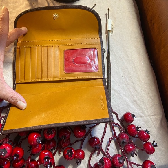 Dooney & Bourke matching purse and wallet - Picture 7 of 11